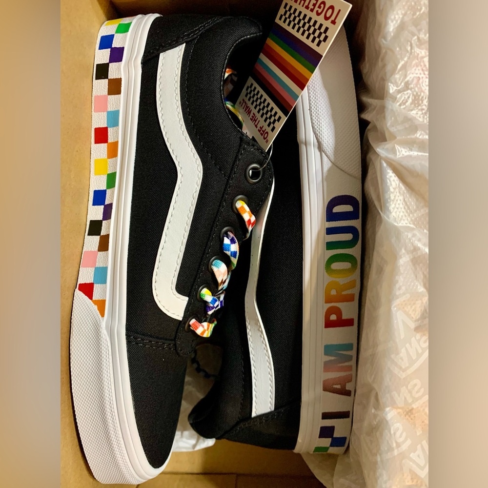 VANS WARD PRIDE shoes for women, NEW & AUTHENTIC